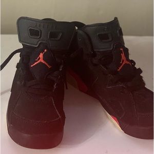Kids Jordan 6 size 12c